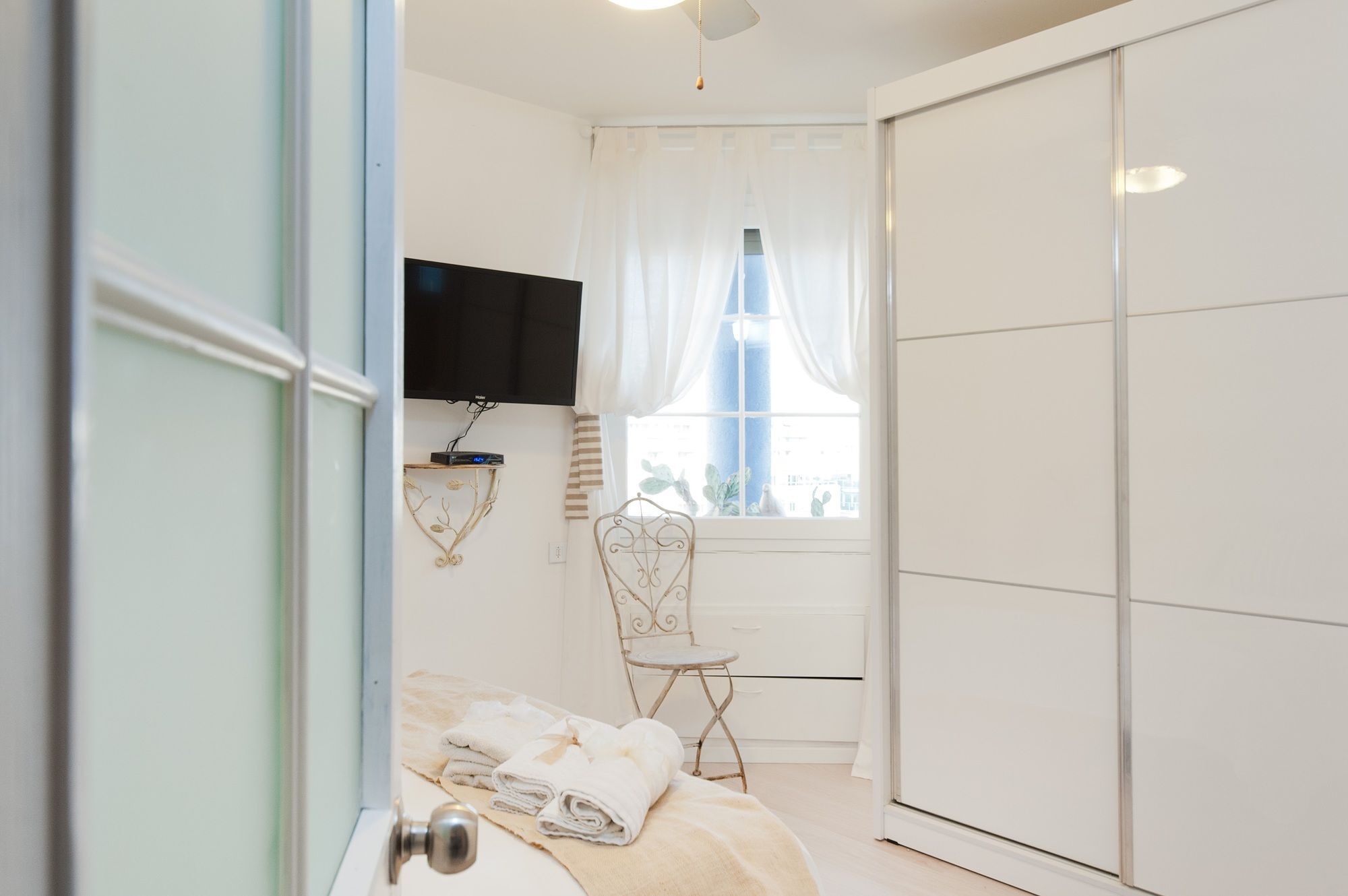 Chic 3Br Apt W Sauna & Parking On The Beach By Sea N' Rent Tel Aviv Buitenkant foto