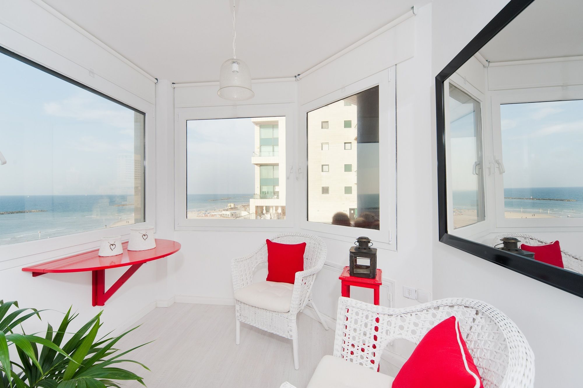 Chic 3Br Apt W Sauna & Parking On The Beach By Sea N' Rent Tel Aviv Buitenkant foto
